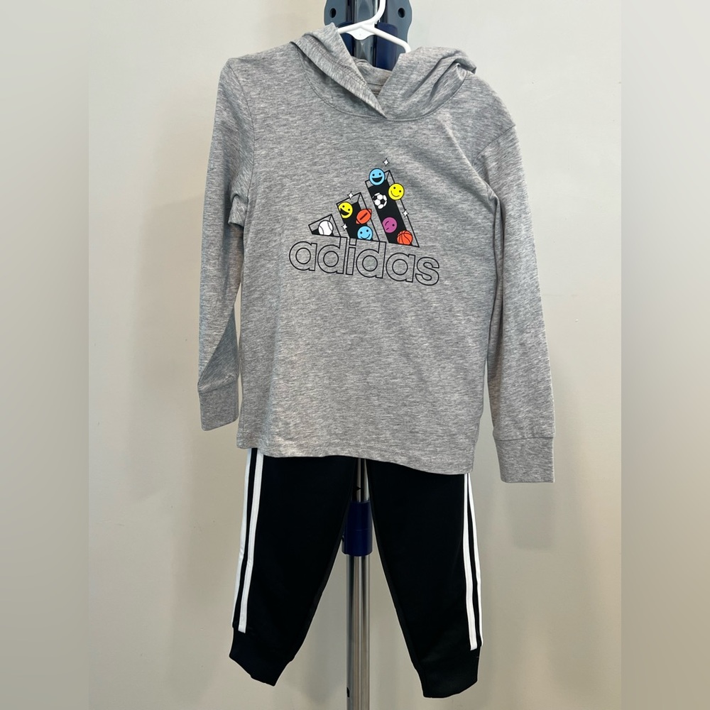 Toddler Boys Adidas Long Sleeve Hooded T-shirt and Joggers, 2 Piece Set